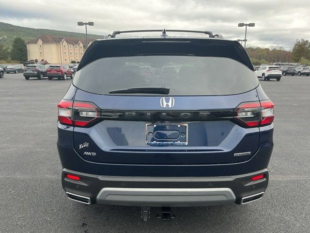 Used 2025 Honda Pilot Touring image 6