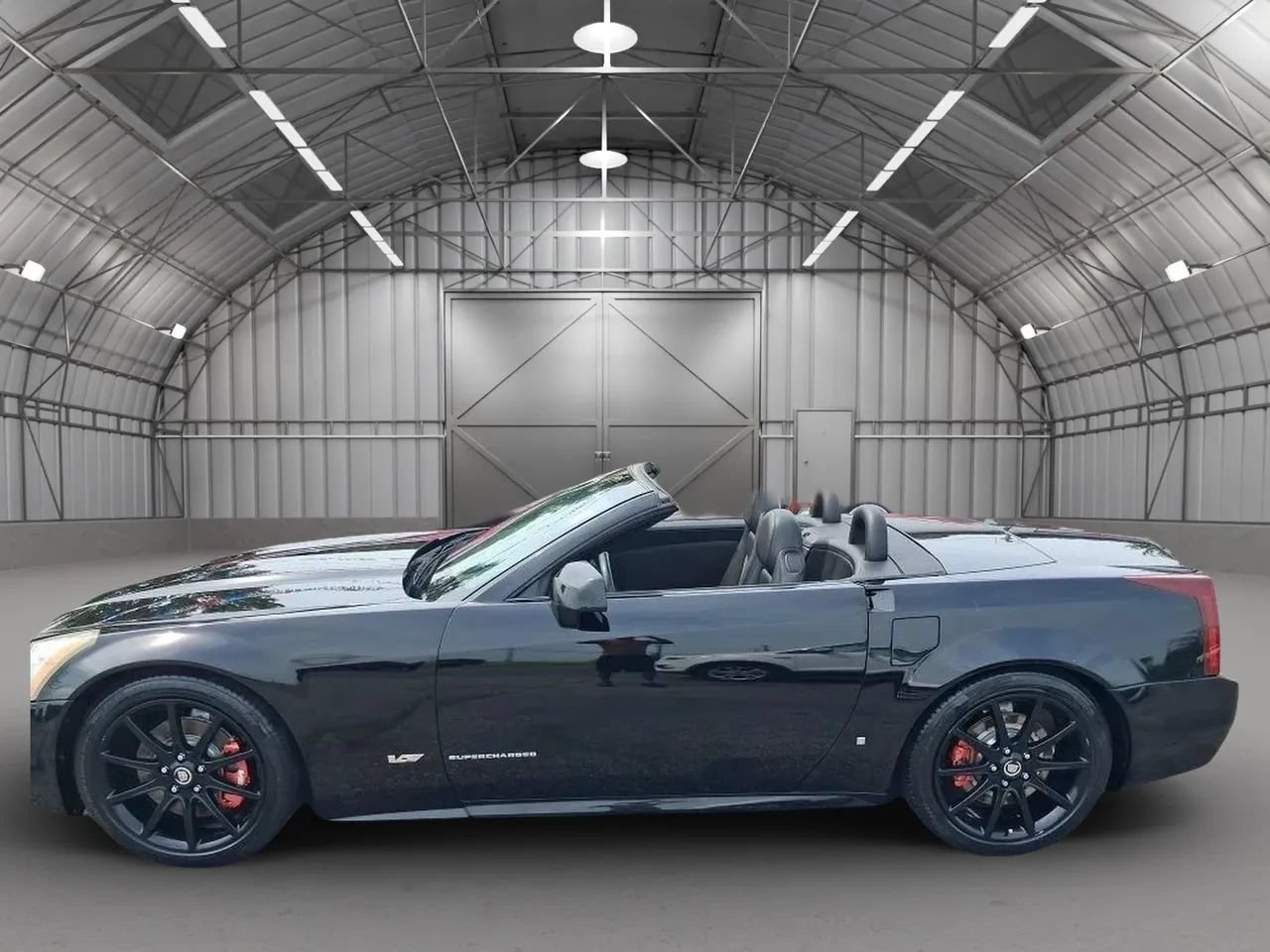 Used 2006 Cadillac XLR V RWD image 3