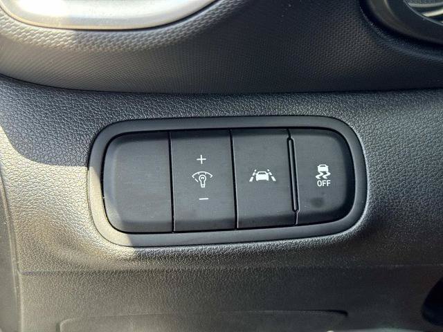 Used 2021 Hyundai Venue SE FWD image 17