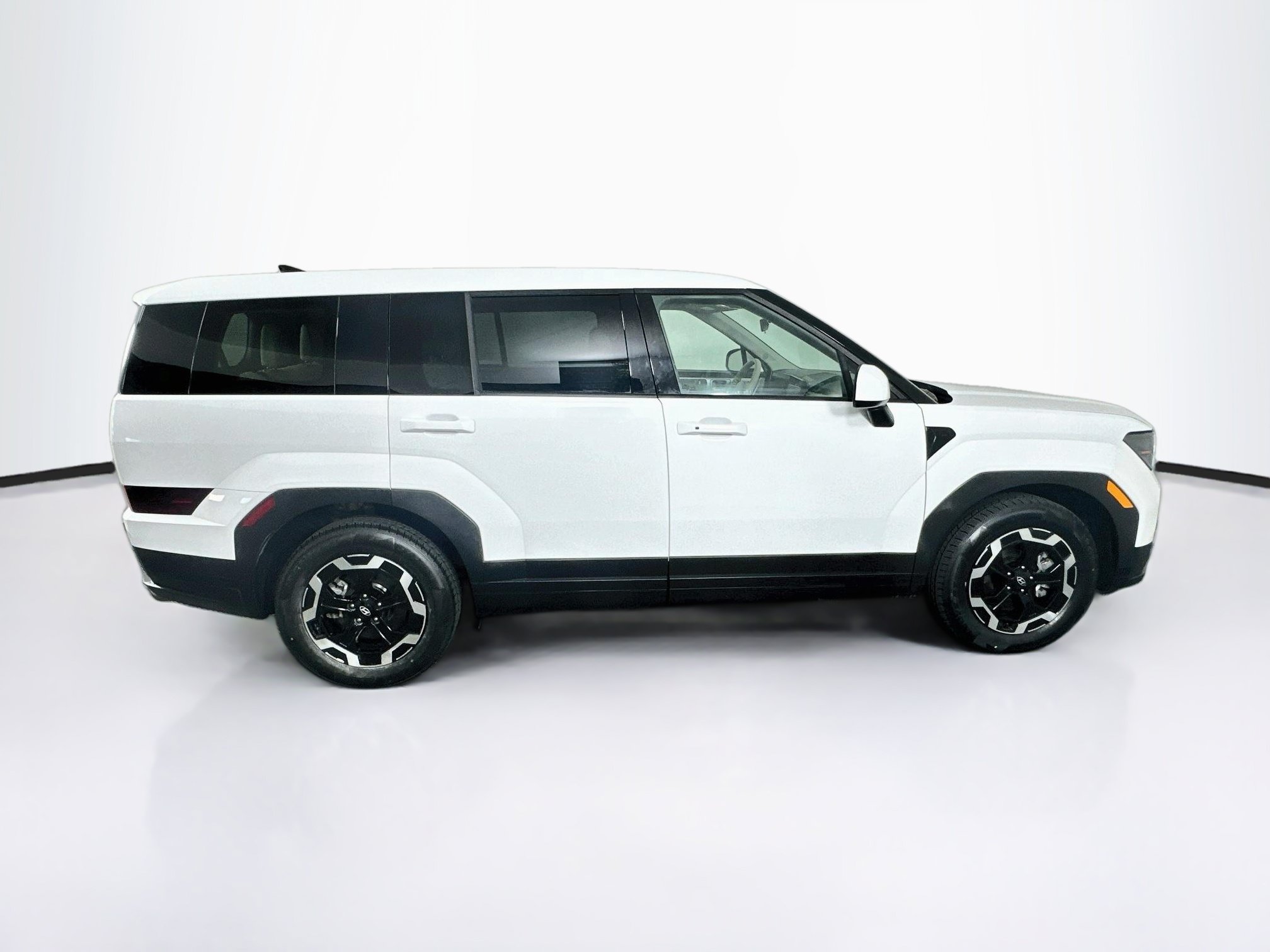 Used 2025 Hyundai Santa Fe SE FWD image 10