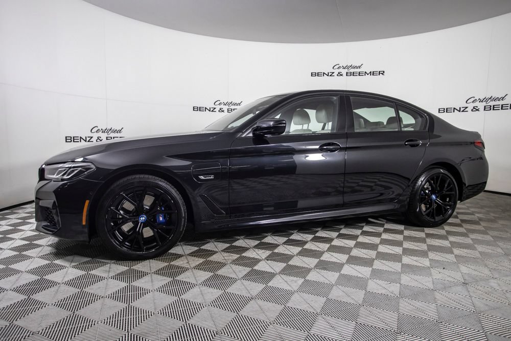 Used 2023 BMW 530e w/ M Sport Package RWD image 7
