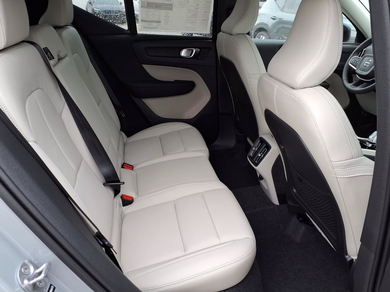 New 2026 Volvo XC40 B5 Plus w/ Protection Package Premier AWD/4WD image 10