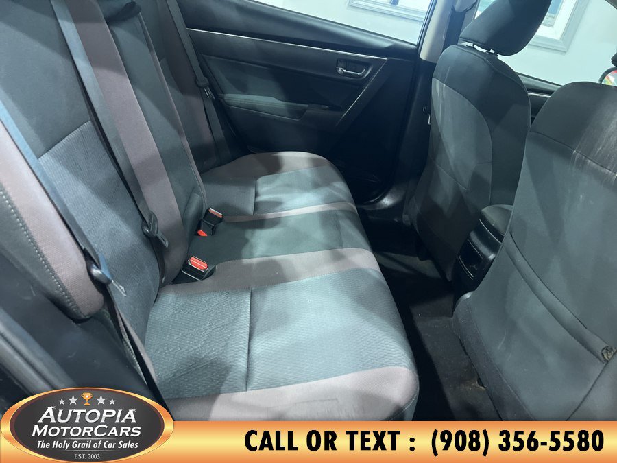 Used 2018 Toyota Corolla LE FWD image 12