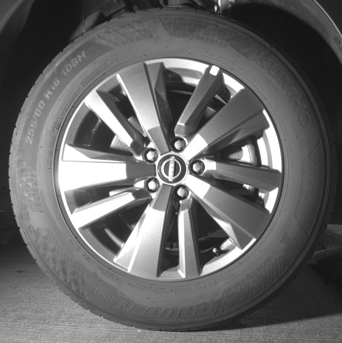 Used 2025 Nissan Pathfinder SV AWD/4WD image 13