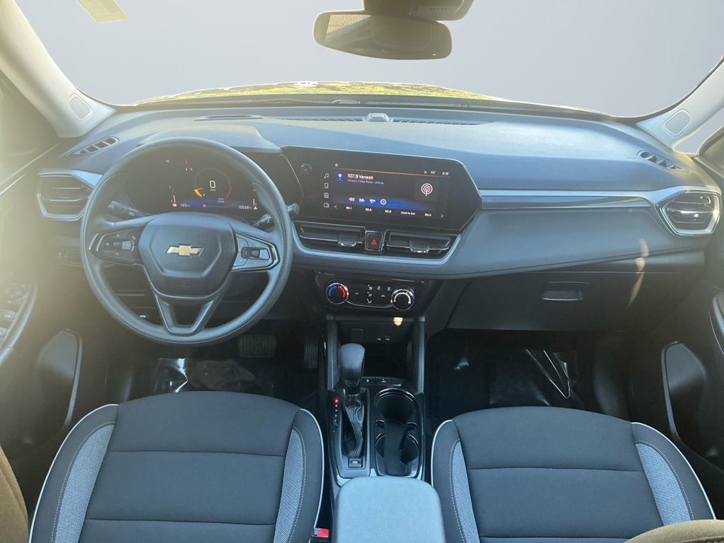 Used 2025 Chevrolet TrailBlazer LT image 11