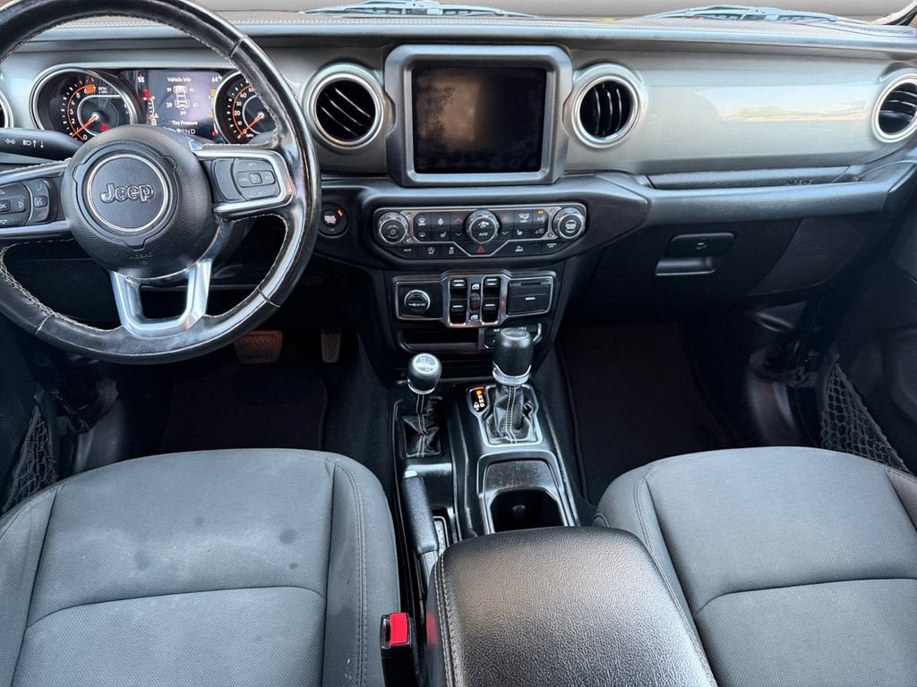Used 2023 Jeep Wrangler Unlimited Sahara w/ Cold Weather Group AWD/4WD image 11