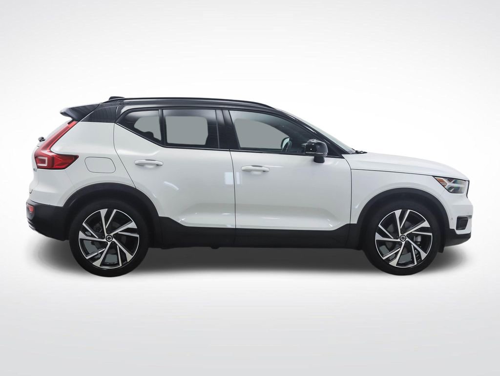 Used 2022 Volvo XC40 T5 R-Design AWD/4WD image 6
