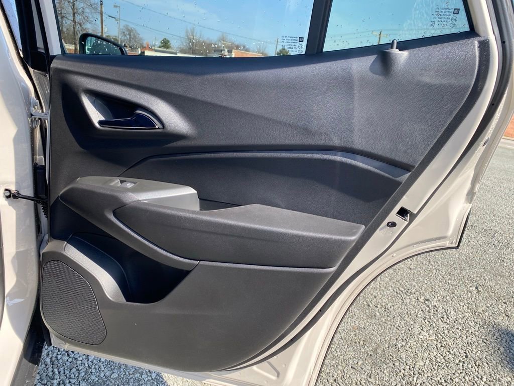 New 2026 Chevrolet Trax RS w/ Sunroof Package FWD image 19