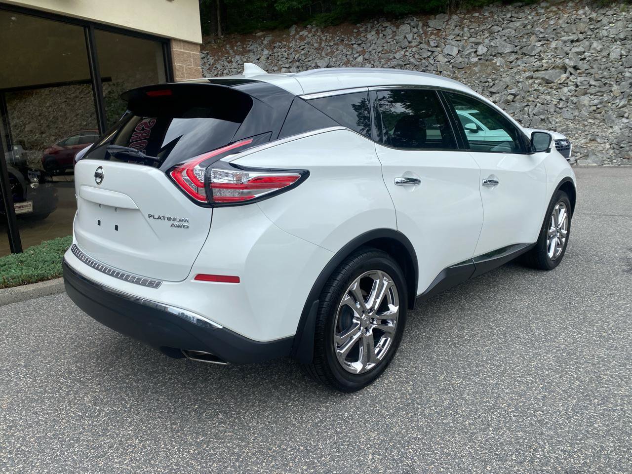 Used 2017 Nissan Murano Platinum w/ Platinum Technology Package AWD/4WD image 2