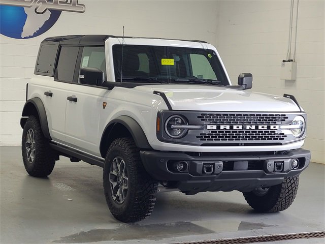New 2025 Ford Bronco Badlands image 3