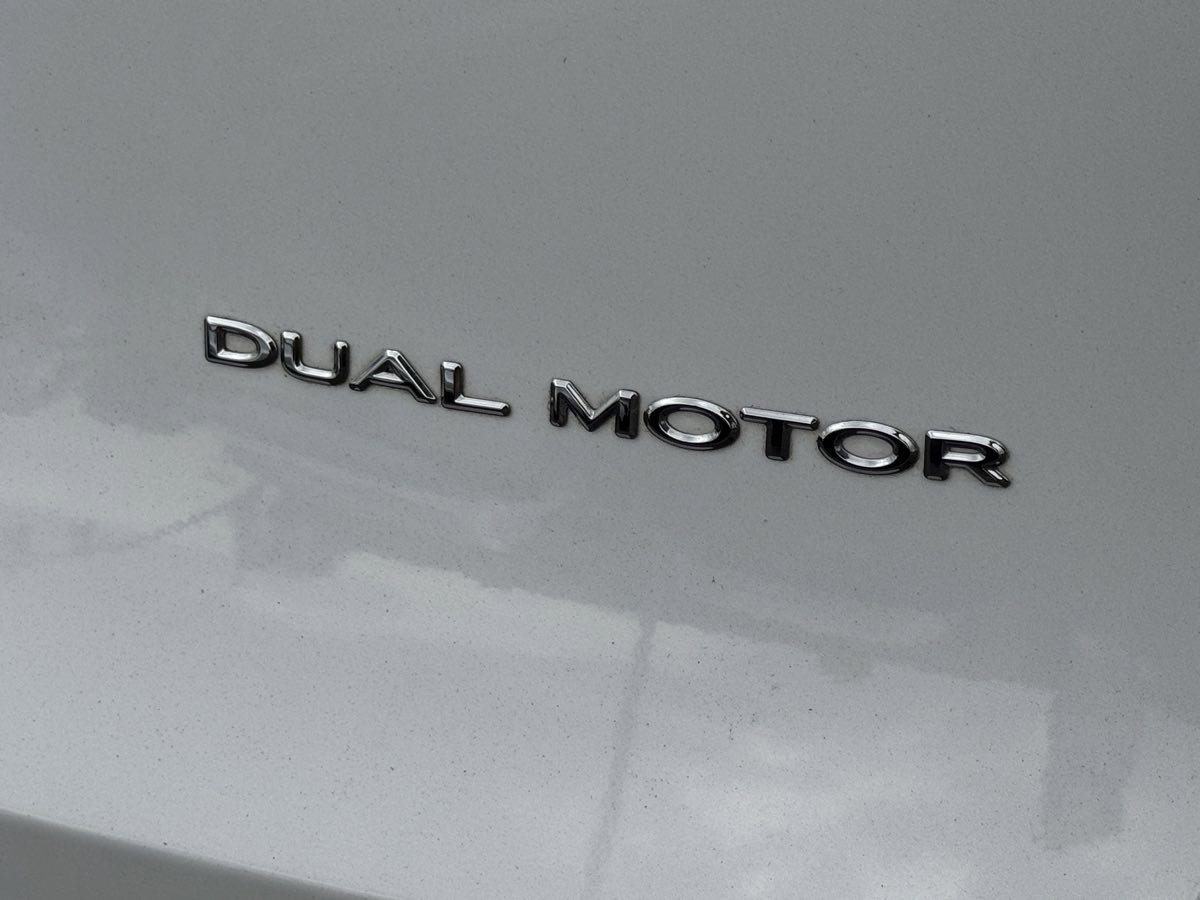 Used 2022 Tesla Model Y Long Range AWD/4WD image 16