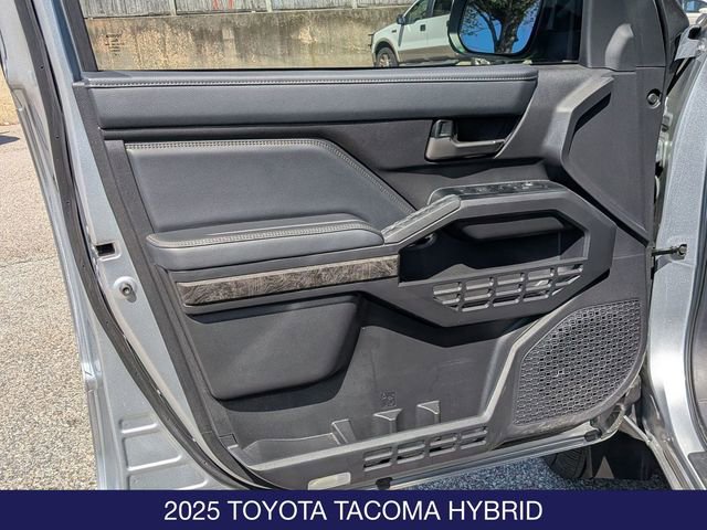 Used 2025 Toyota Tacoma Limited AWD/4WD image 10