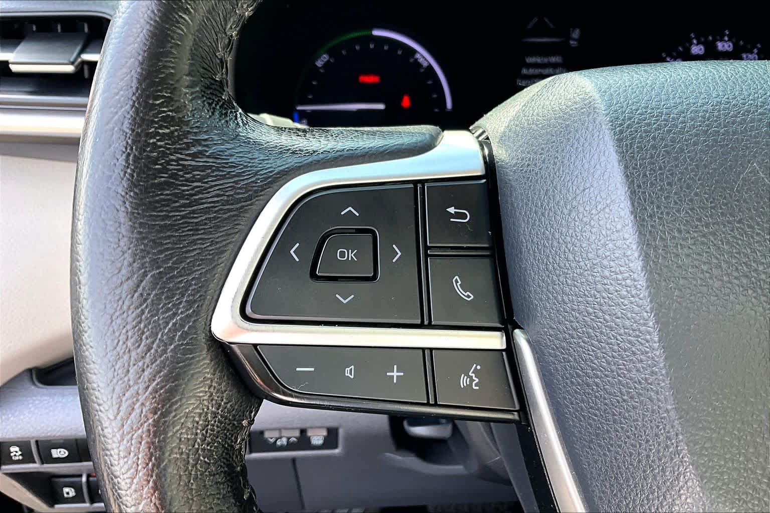 Used 2021 Toyota Sienna XLE FWD image 23