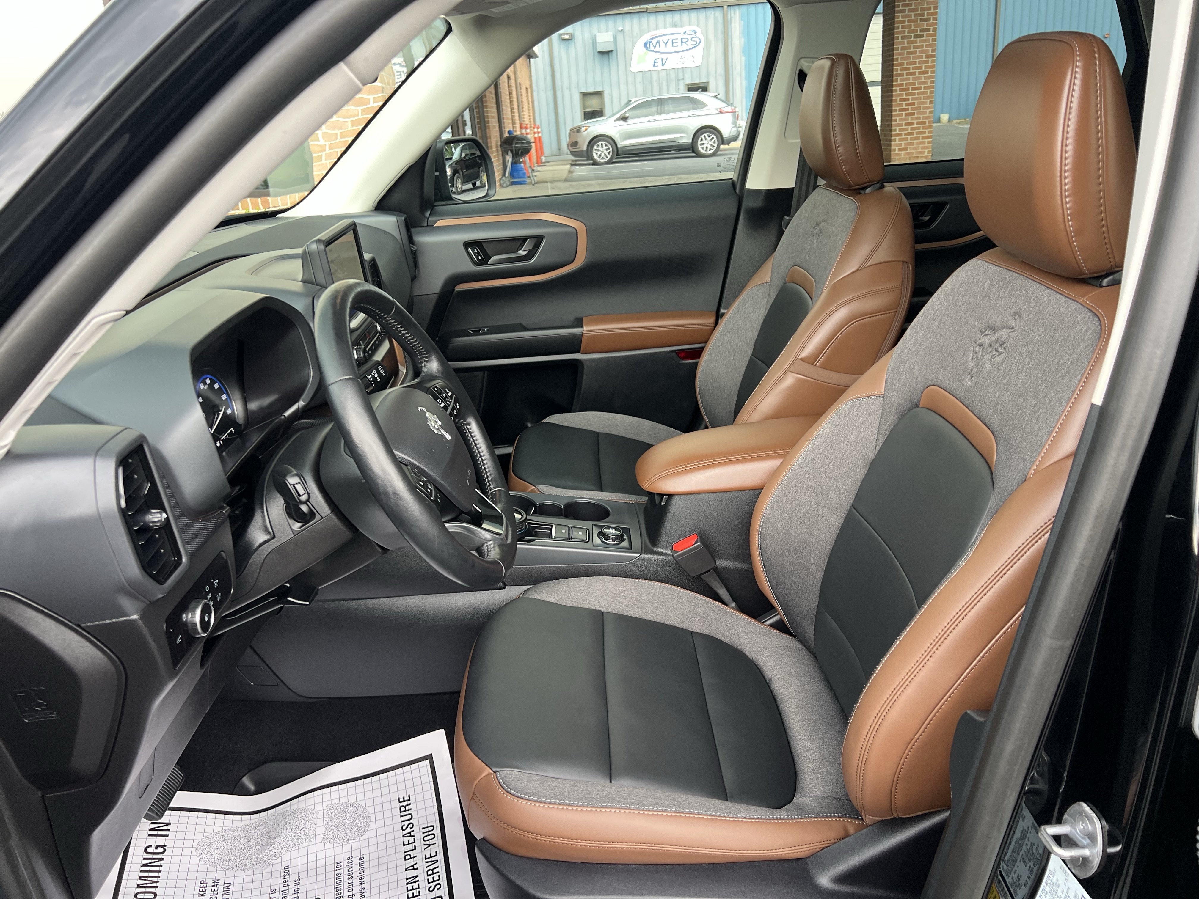 Used 2023 Ford Bronco Sport Outer Banks w/ Tech Package AWD/4WD image 14