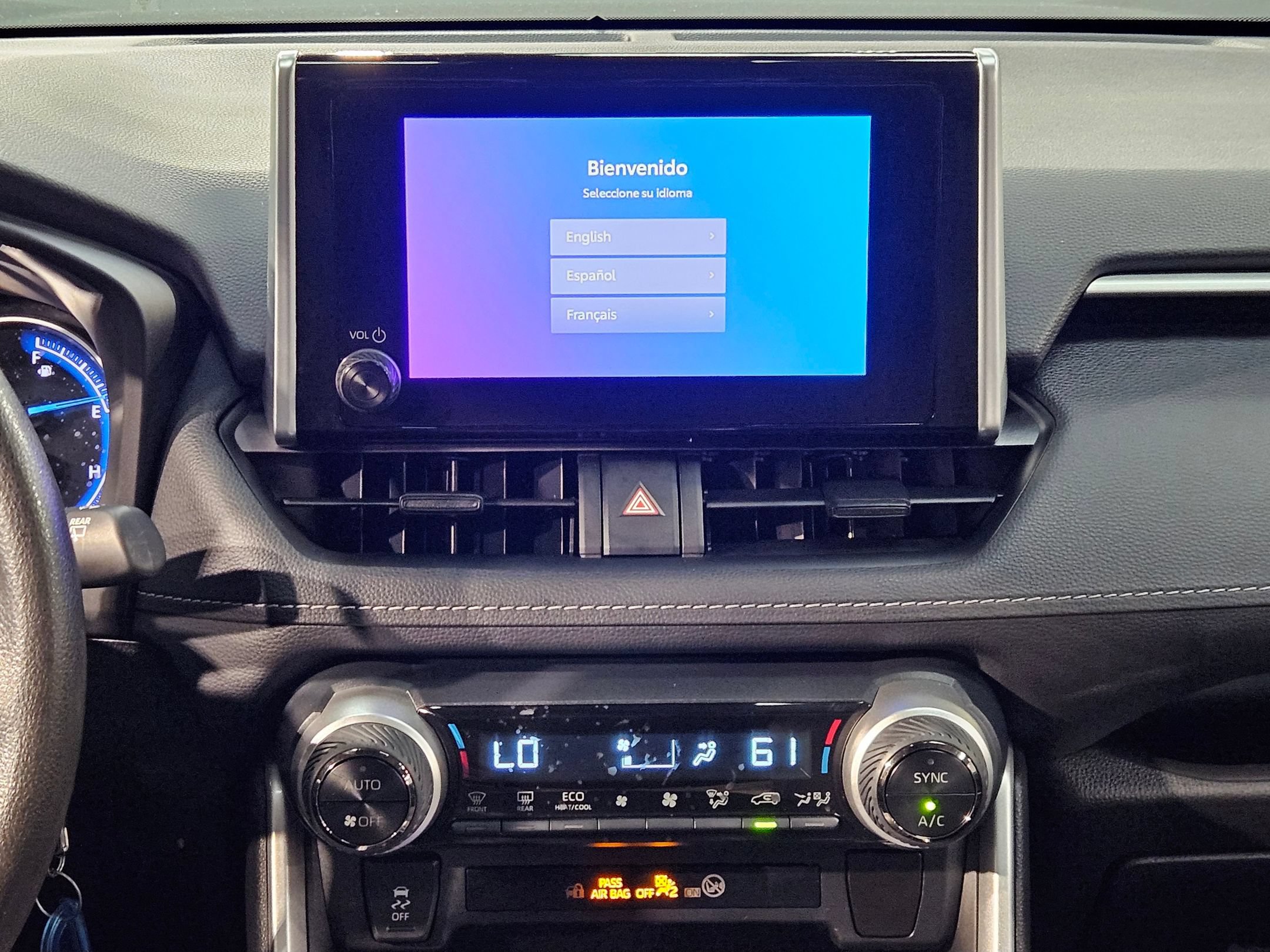 Used 2023 Toyota RAV4 LE AWD/4WD image 16