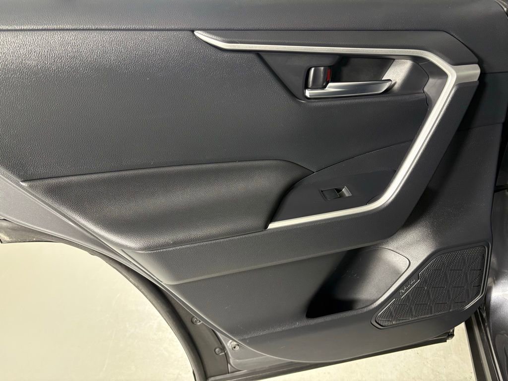 Used 2019 Toyota RAV4 XLE Premium image 37