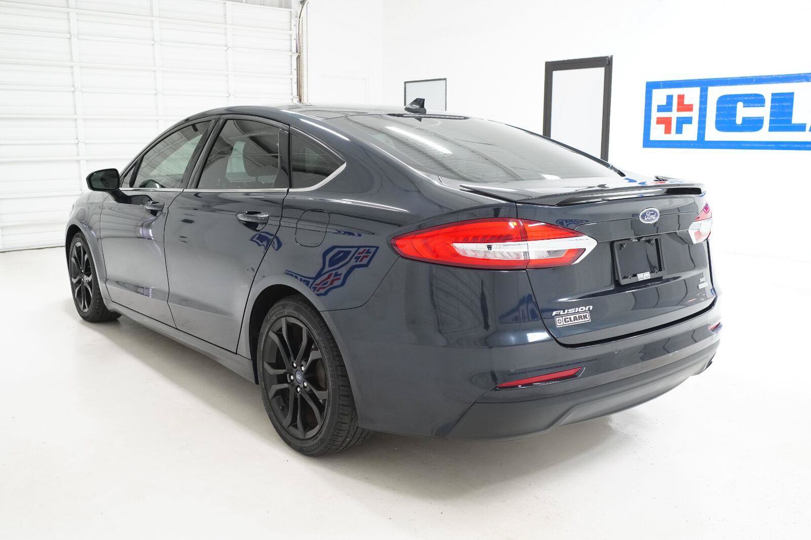 Used 2020 Ford Fusion SE w/ Equipment Group 151A FWD image 27