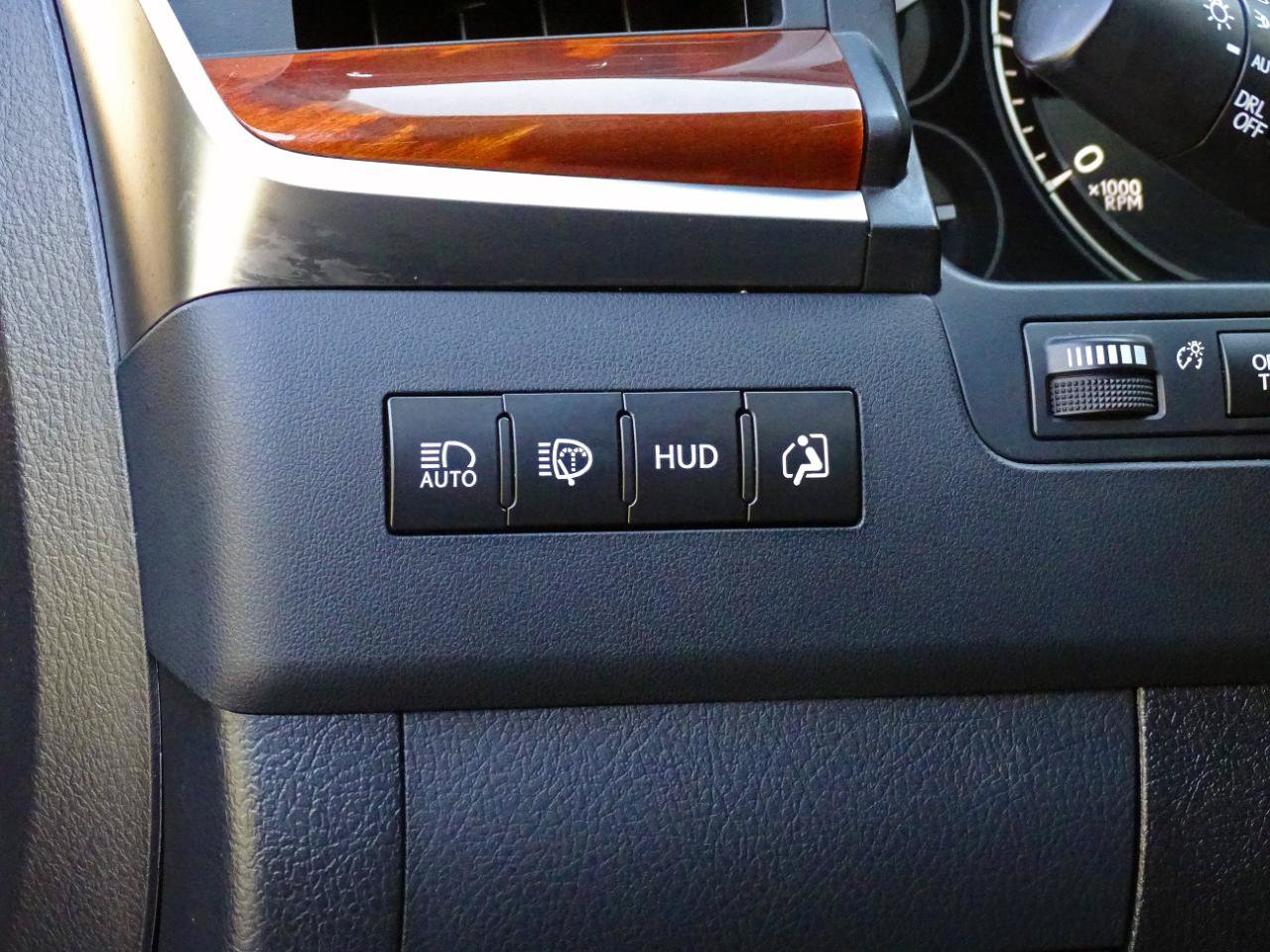 Used 2019 Lexus LX 570 4WD w/ Luxury Package image 19