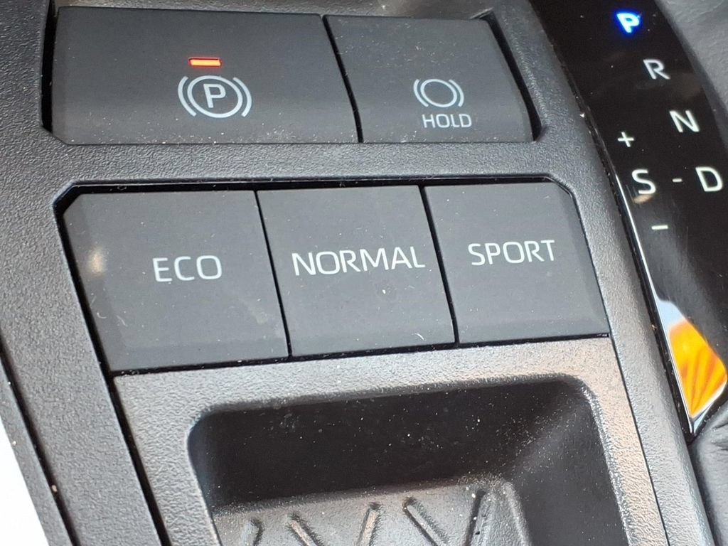 Used 2025 Toyota RAV4 LE FWD image 21