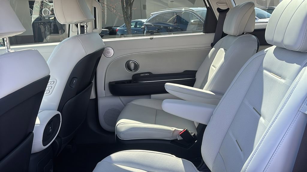 Used 2026 Hyundai Palisade Calligraphy image 30