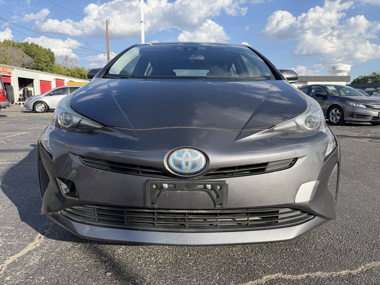 Used 2017 Toyota Prius Two FWD image 2