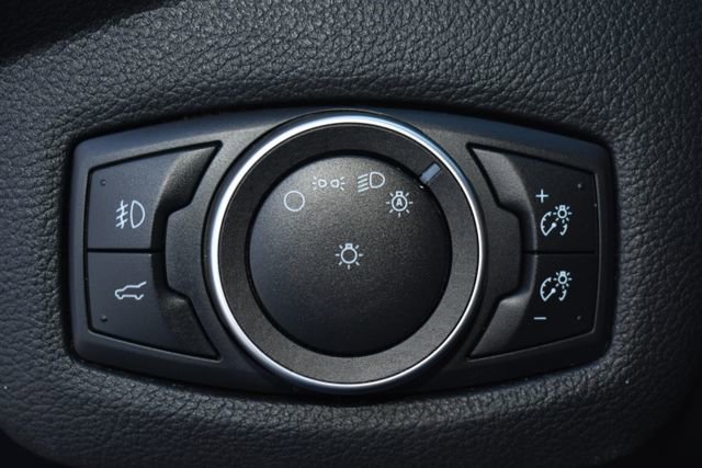 Used 2017 Ford Escape SE w/ SE Sport Appearance Package image 16