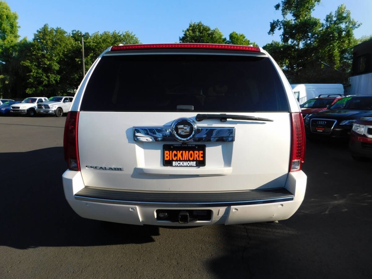 Used 2007 Cadillac Escalade AWD w/ Information Package image 17