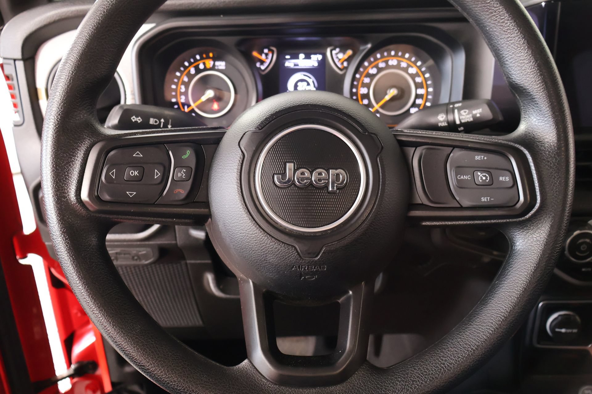 Used 2025 Jeep Gladiator Sport AWD/4WD image 3