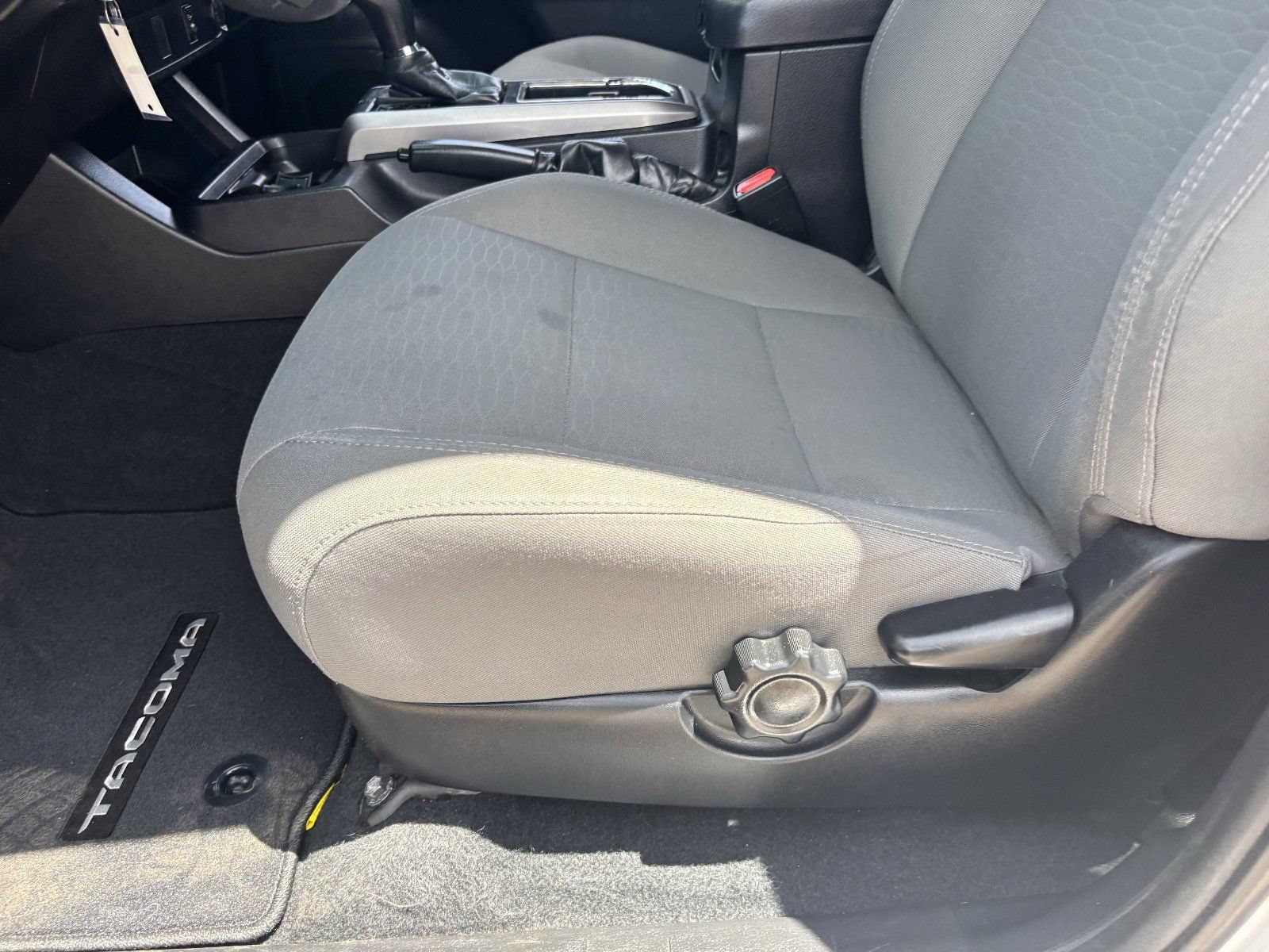 Used 2017 Toyota Tacoma SR5 w/ Tow Package AWD/4WD image 21