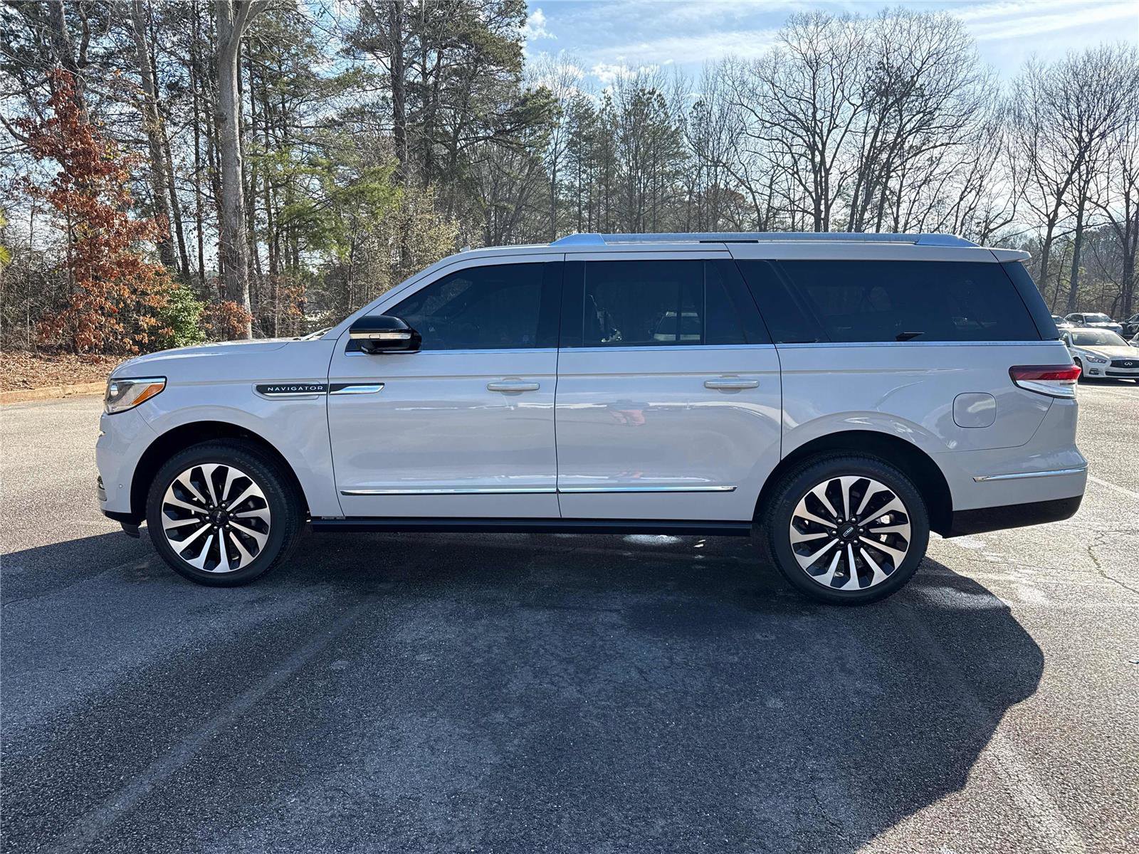 Used 2023 Lincoln Navigator L Reserve AWD/4WD image 8