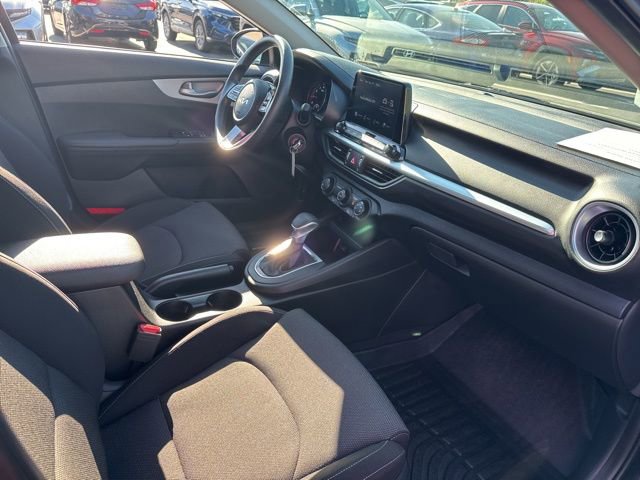 Used 2023 Kia Forte LXS w/ LXS Technology Package image 8