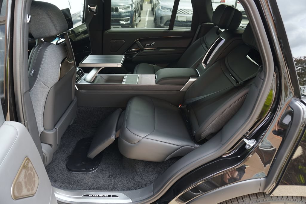 New 2026 Land Rover Range Rover SV AWD/4WD image 14