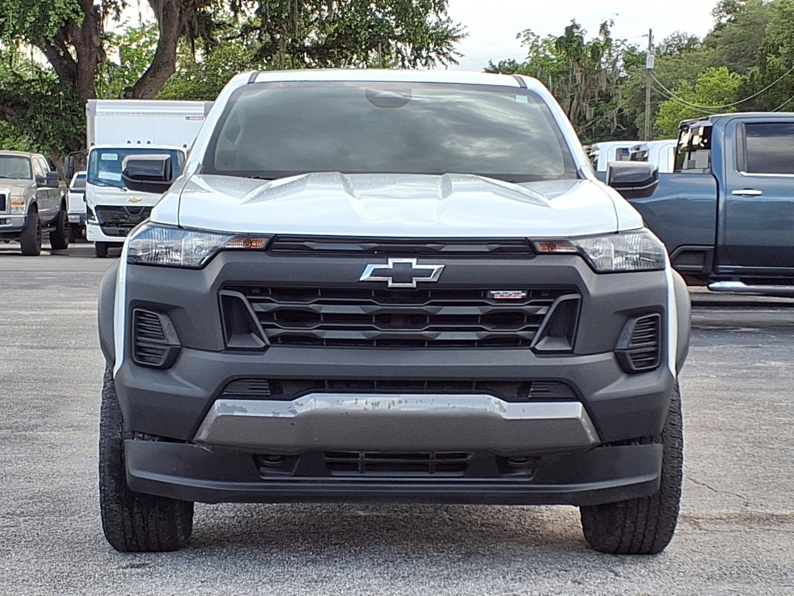 Used 2024 Chevrolet Colorado Trail Boss w/ Advanced Trailering Package AWD/4WD image 2