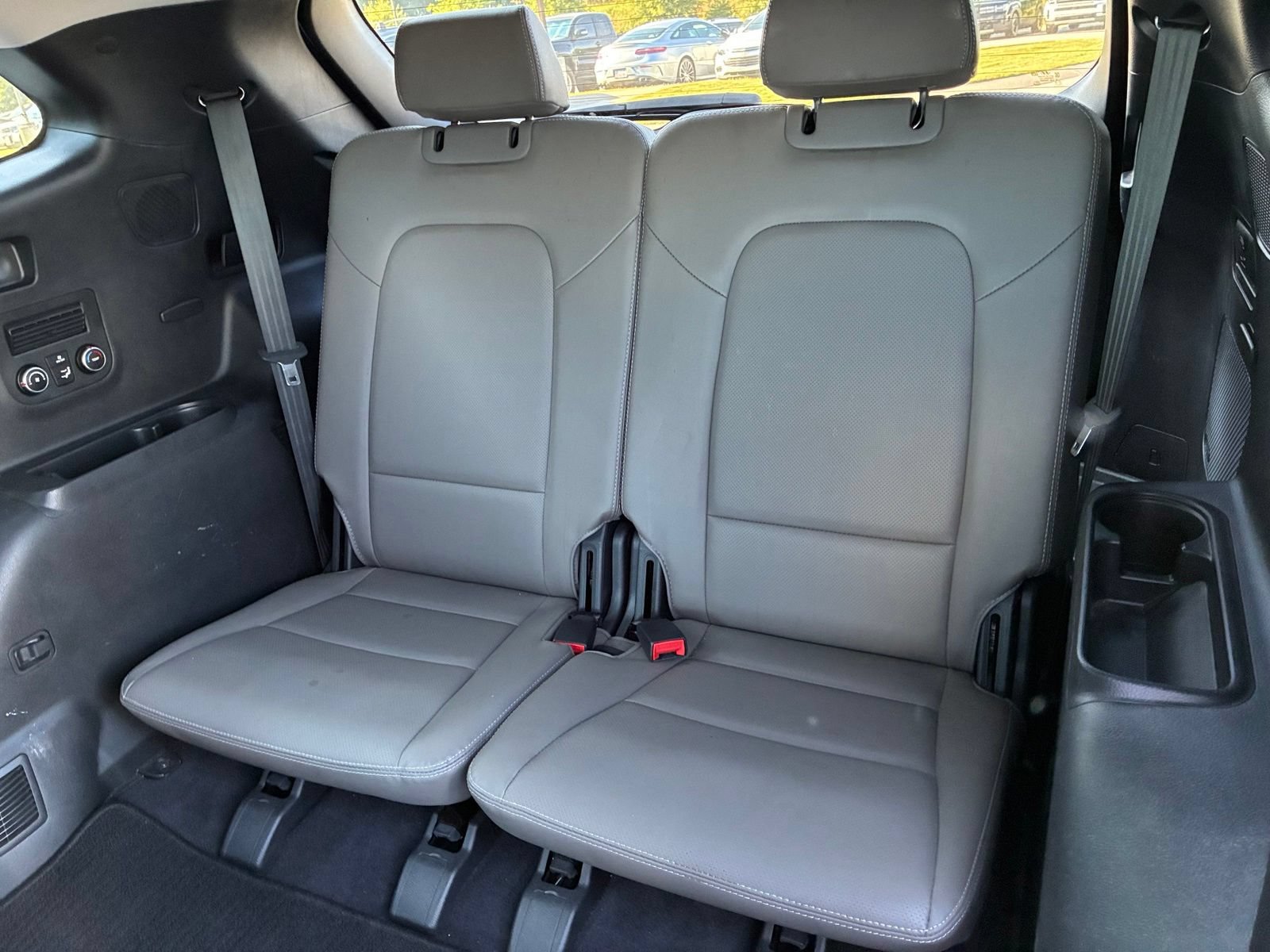 Used 2017 Hyundai Santa Fe Limited FWD image 14