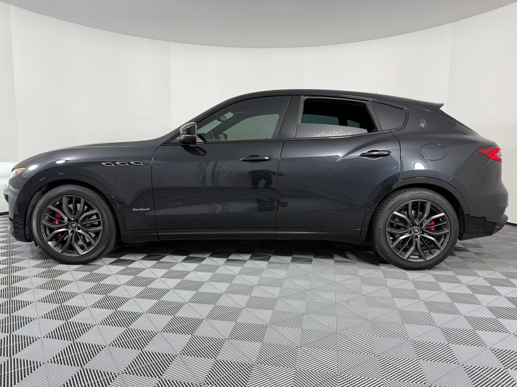 Used 2020 Maserati Levante S GranSport image 2