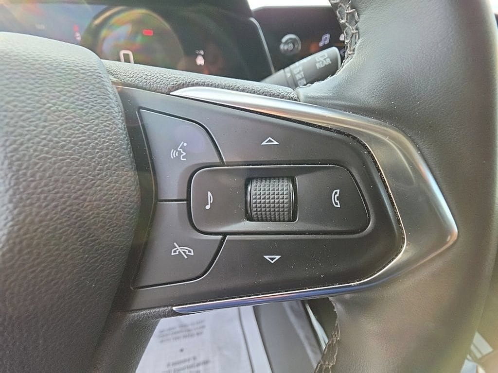 Used 2025 Chevrolet Trax ACTIV FWD image 11