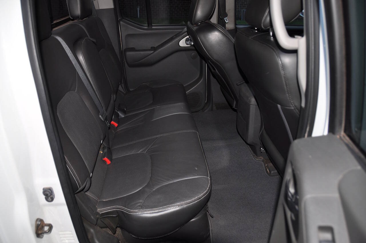 Used 2015 Nissan Frontier PRO-4X w/ Pro-4x Luxury Package AWD/4WD image 31
