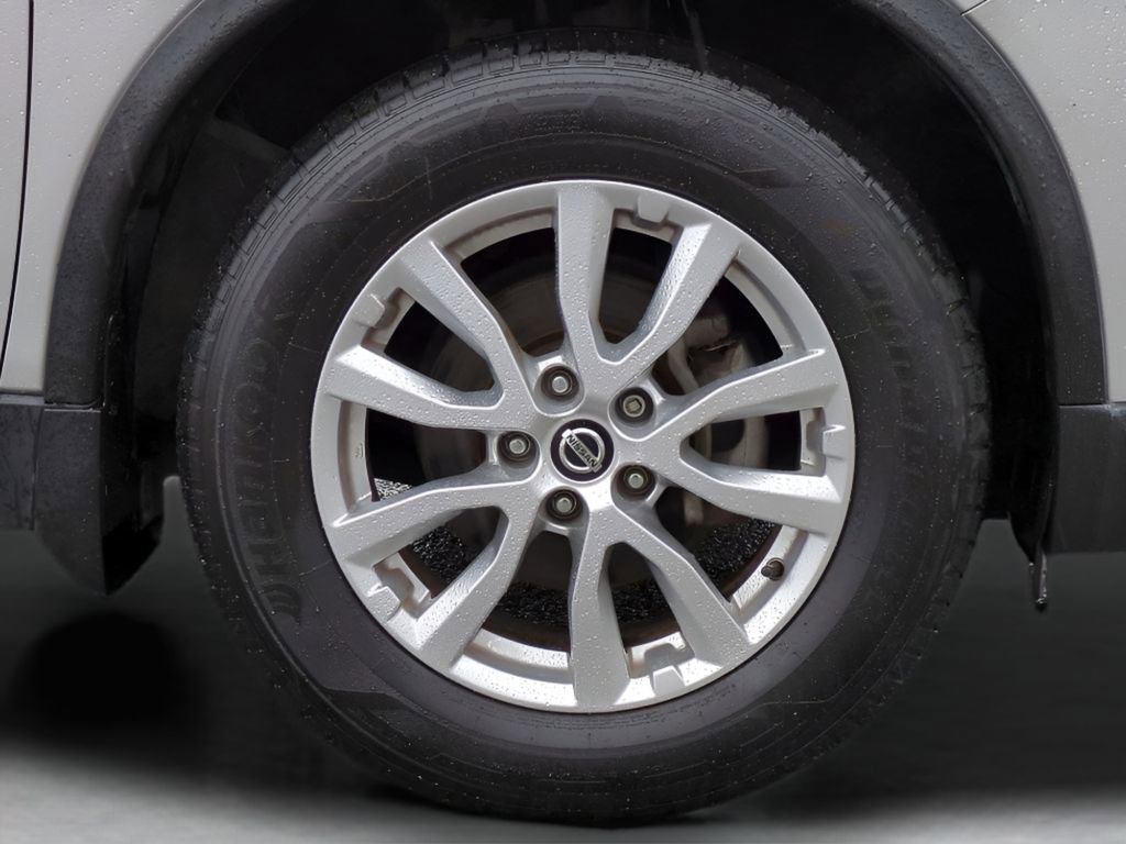 Used 2019 Nissan Rogue SV image 11