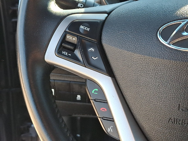 Used 2017 Hyundai Veloster Value Edition FWD image 6