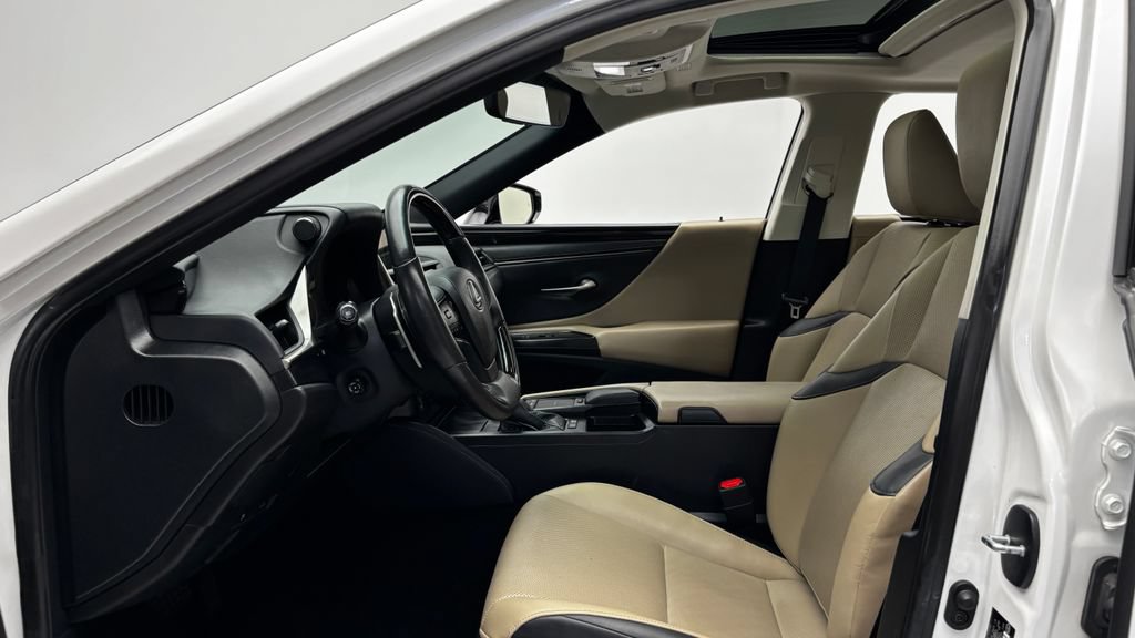 Used 2021 Lexus ES 300h w/ Premium Package FWD image 11