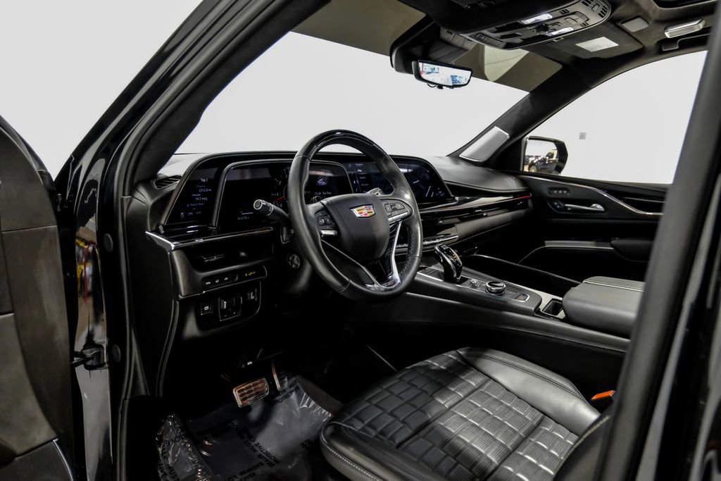 Used 2024 Cadillac Escalade V w/ LPO, ONYX Package image 6