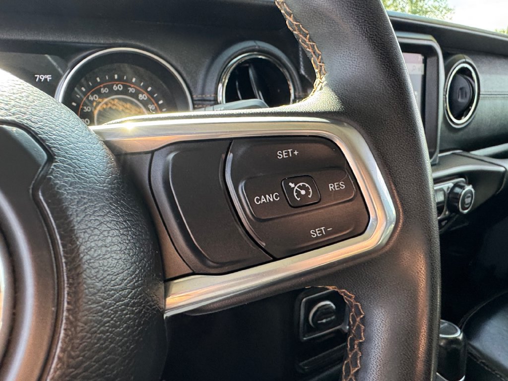 Used 2023 Jeep Gladiator Overland AWD/4WD image 13