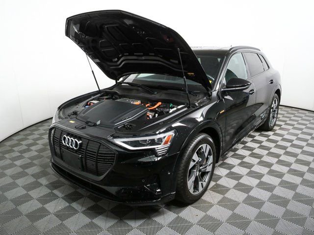 Certified 2022 Audi e-tron Premium w/ Convenience Plus Package image 34