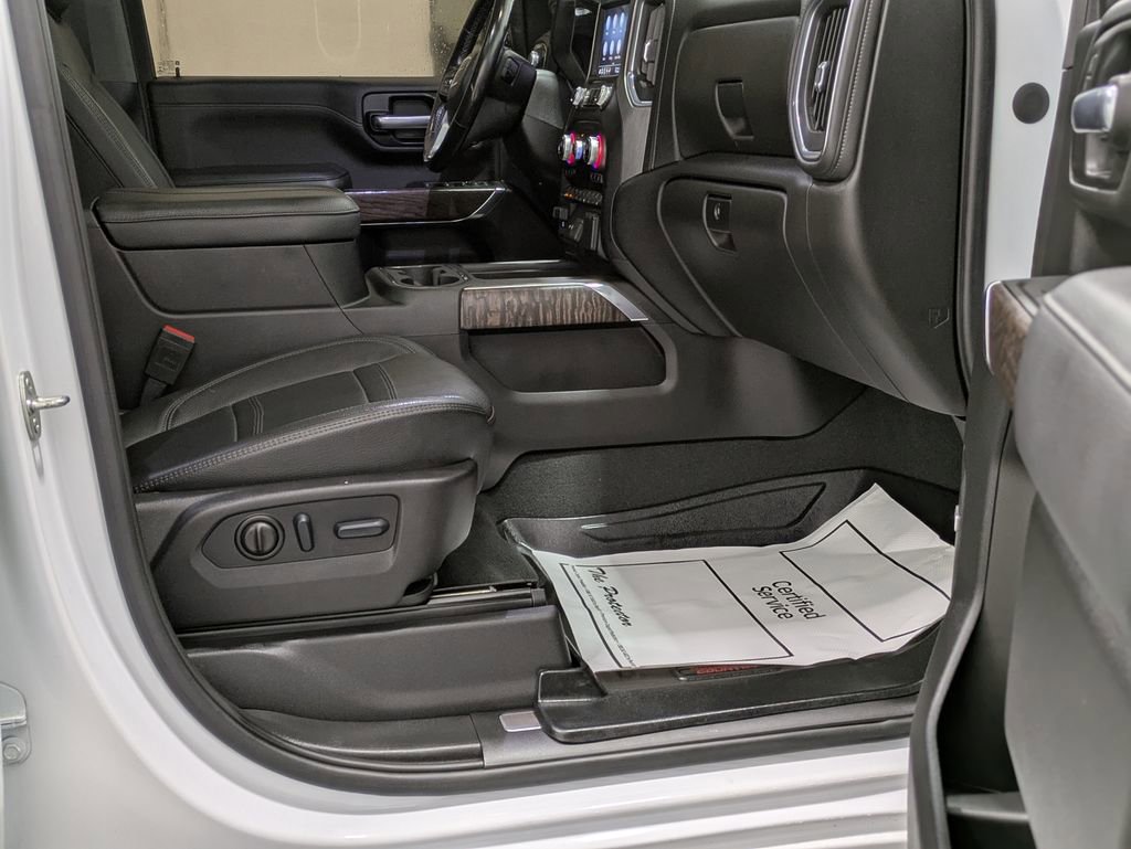 Used 2023 GMC Sierra 3500 Denali w/ Denali Ultimate Package AWD/4WD image 17