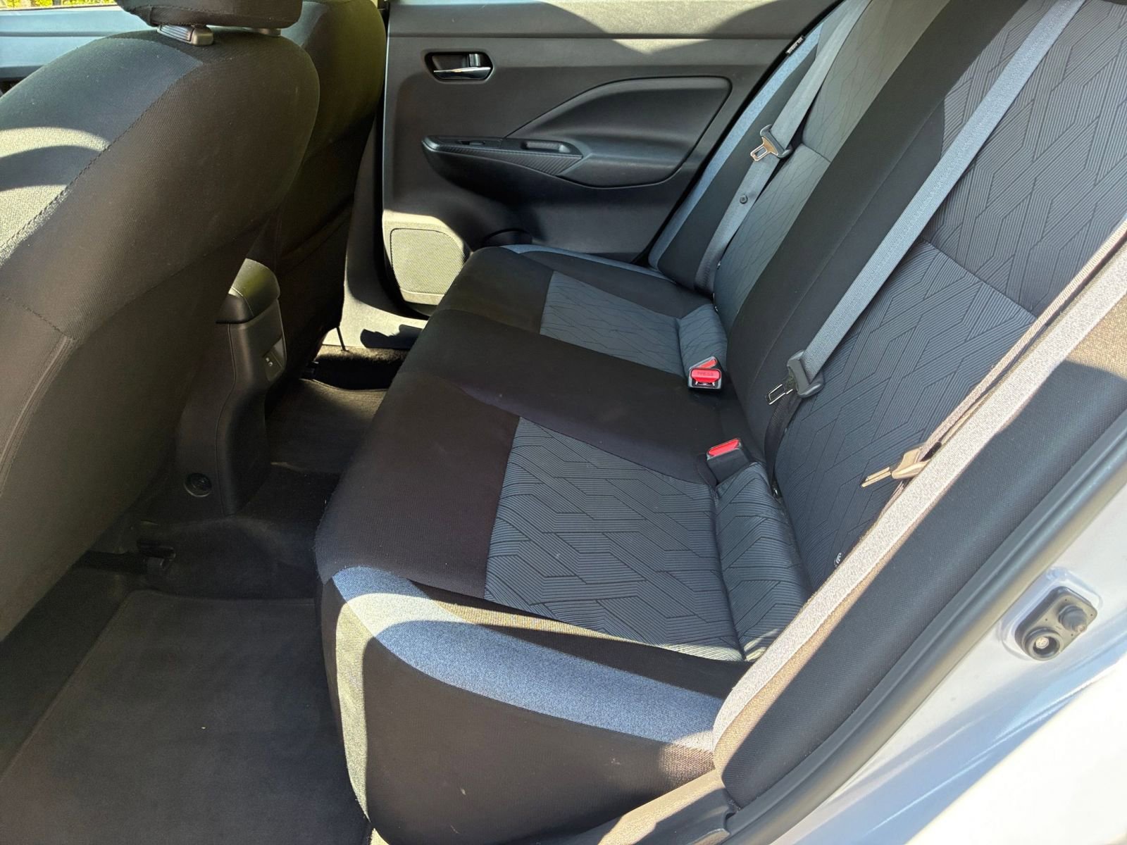 Used 2025 Nissan Versa SV image 27