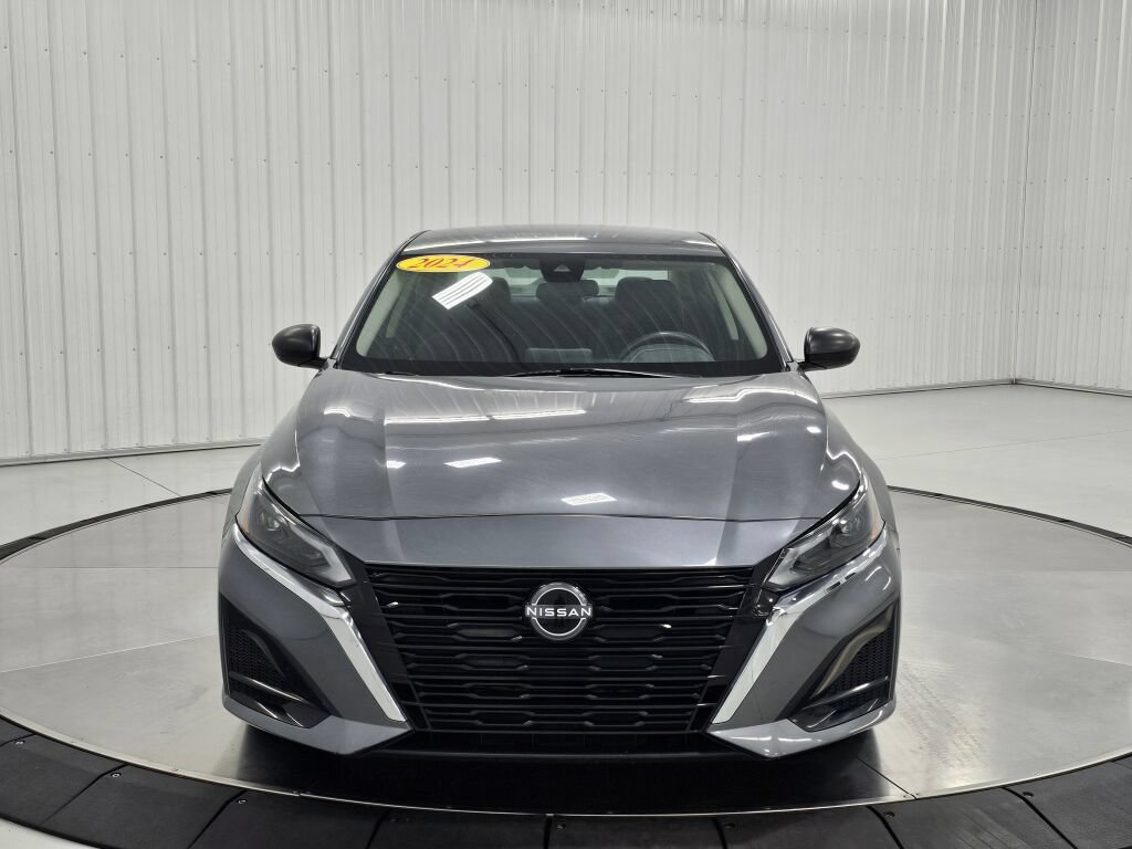Used 2024 Nissan Altima 2.5 SV FWD image 8