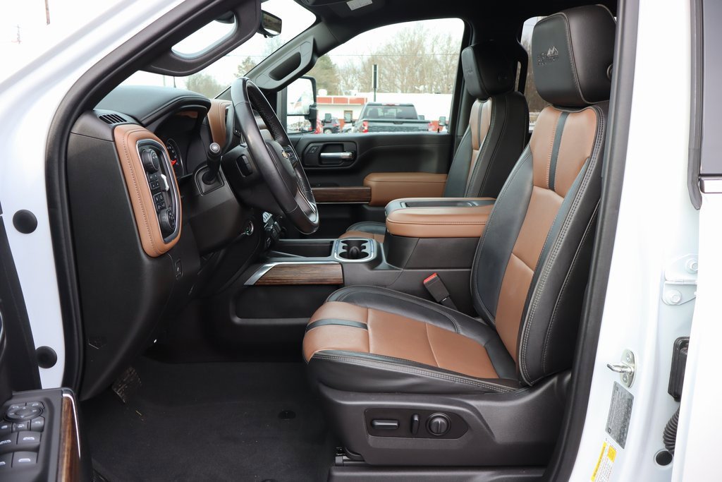 Used 2021 Chevrolet Silverado 3500 High Country w/ Z71 Off-Road Package image 3