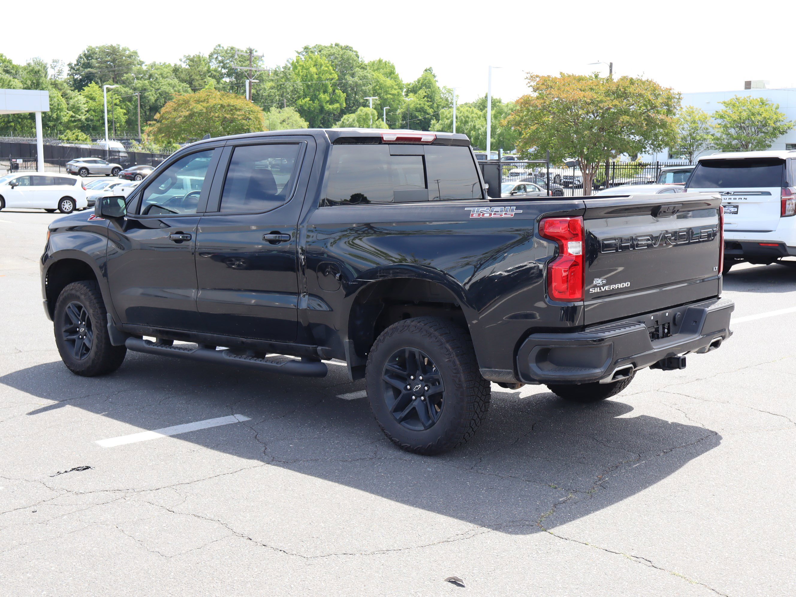 Used 2024 Chevrolet Silverado 1500 LT Trail Boss w/ Convenience Package II AWD/4WD image 8