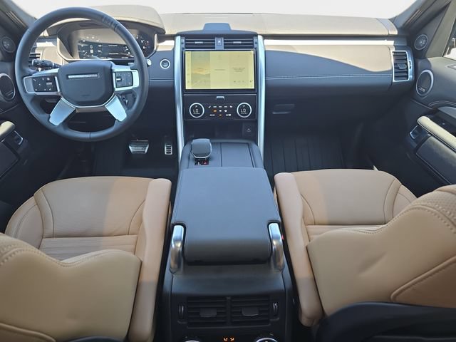 Certified 2024 Land Rover Discovery Dynamic SE AWD/4WD image 10