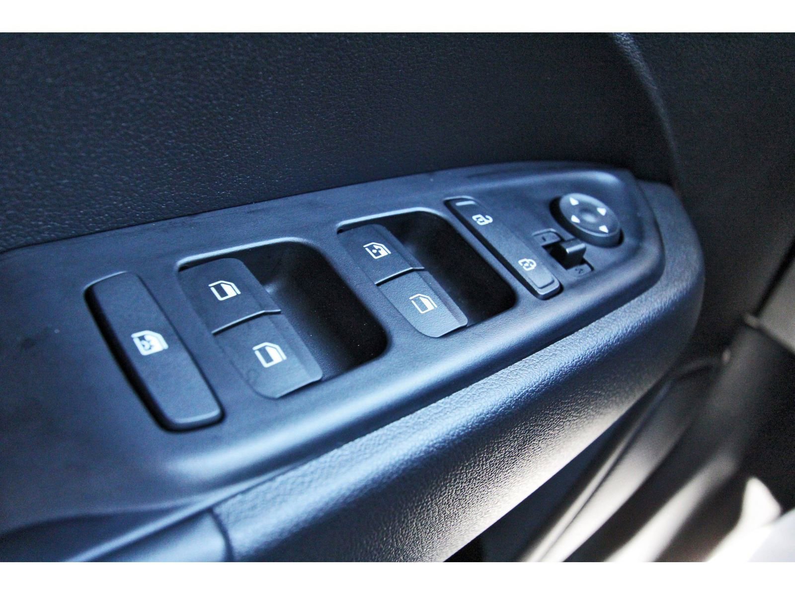 Used 2025 Hyundai Venue Limited image 19